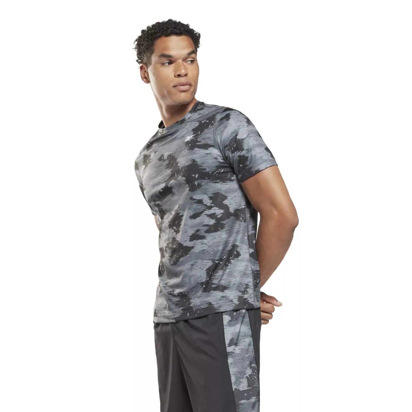 Reebok training tops outlet