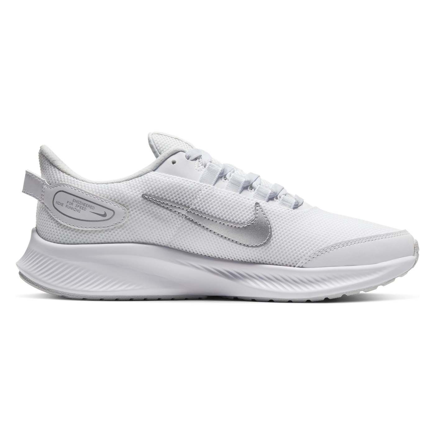 Nike run all store day 2 white